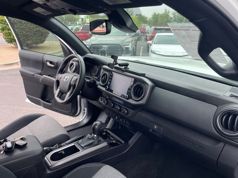 Used 2023 Toyota Tacoma TRD Off-Road w/ Advanced Technology Package image 31