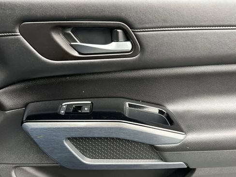 Used 2025 Nissan Pathfinder SL w/ Cargo Package image 20