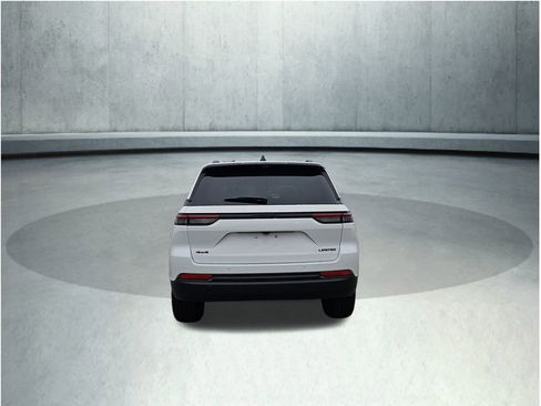 New 2025 Jeep Grand Cherokee Limited w/ Luxury Tech Group II image 4