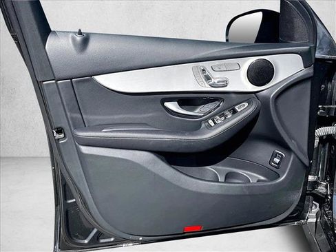 Used 2022 Mercedes-Benz GLC 300 GLC 300 image 18