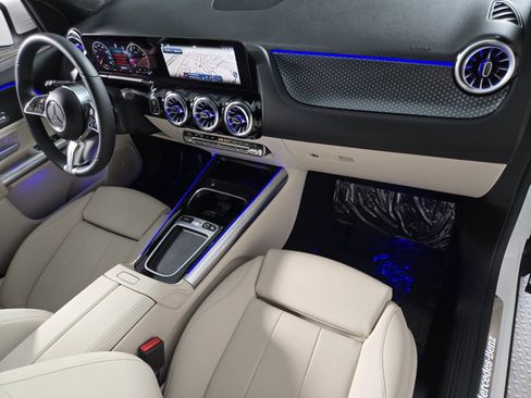 Used 2025 Mercedes-Benz GLA 250 image 19