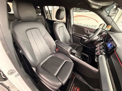 Used 2021 Mercedes-Benz GLB 250 4MATIC image 23
