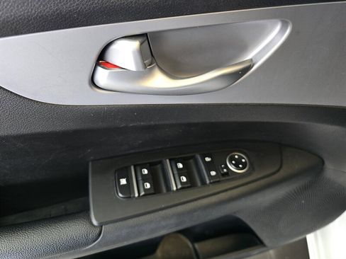 Used 2023 Kia Forte LXS w/ LXS Technology Package FWD image 17