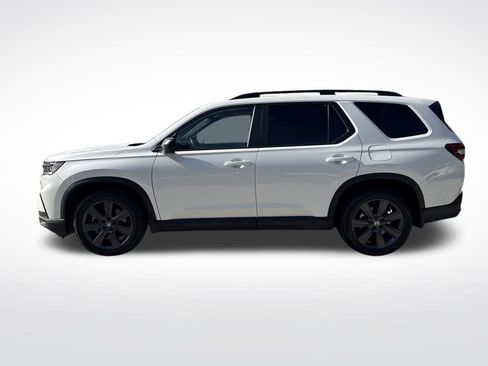 Used 2025 Honda Pilot Sport image 8