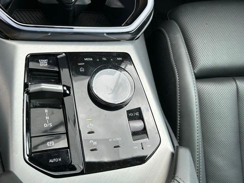 Used 2025 BMW X3 xDrive30i AWD/4WD image 21