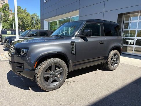 Used 2023 Land Rover Defender 90 X-Dynamic SE AWD/4WD image 10