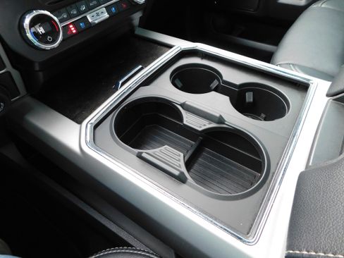 Used 2022 Ford F250 Lariat w/ Tremor Off-Road Package image 32