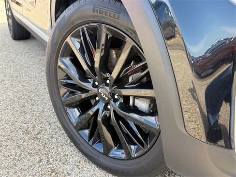 Used 2022 Kia Telluride SX w/ Towing Package image 2