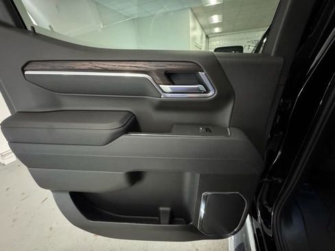 New 2026 GMC Sierra 1500 SLT w/ SLT Premium Plus Package image 8