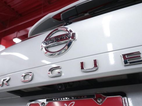 Used 2021 Nissan Rogue SL w/ Premium Package image 35