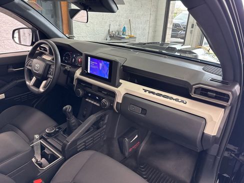Used 2024 Toyota Tacoma TRD Sport AWD/4WD image 49