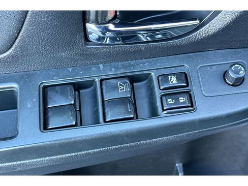 Used 2013 Subaru Impreza 2.0i Limited image 12