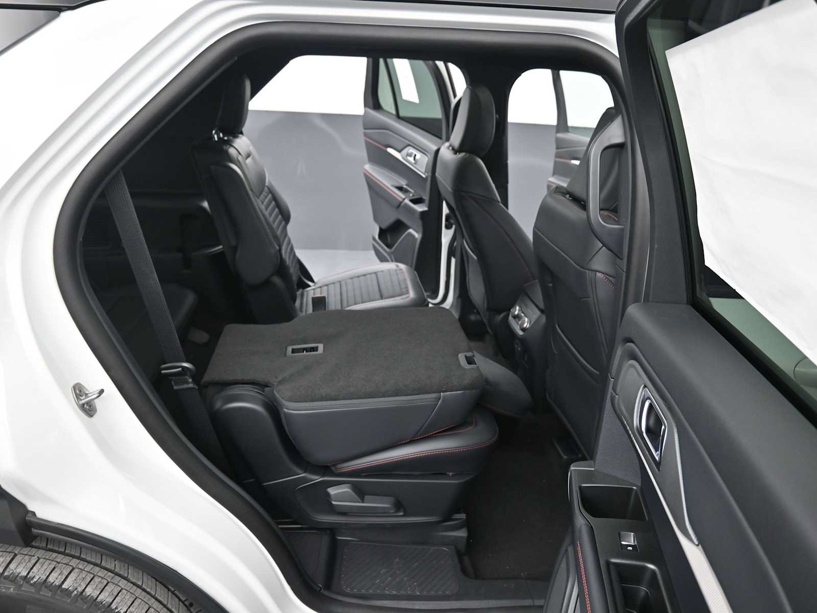 New 2026 Ford Explorer ST-Line AWD/4WD image 17