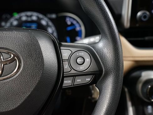 Certified 2025 Toyota RAV4 LE image 13