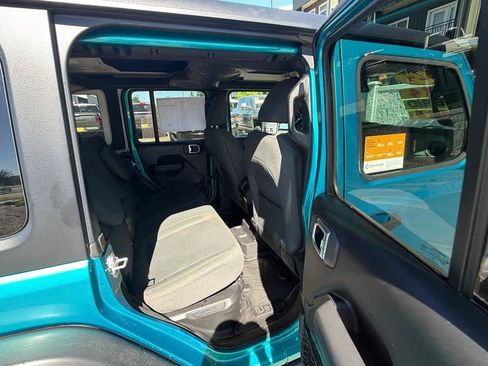 Used 2024 Jeep Wrangler Unlimited AWD/4WD image 25