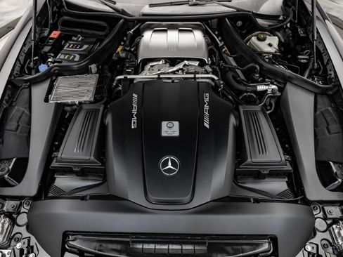 Used 2018 Mercedes-Benz AMG GT C image 4