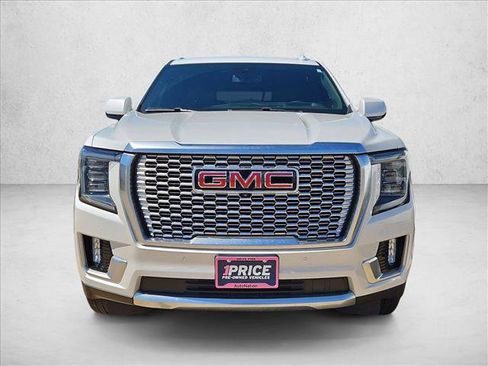 Used 2024 GMC Yukon XL Denali image 2