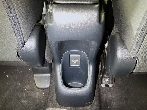 Used 2019 Honda HR-V LX image 21