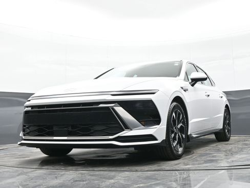 Certified 2025 Hyundai Sonata SEL image 40