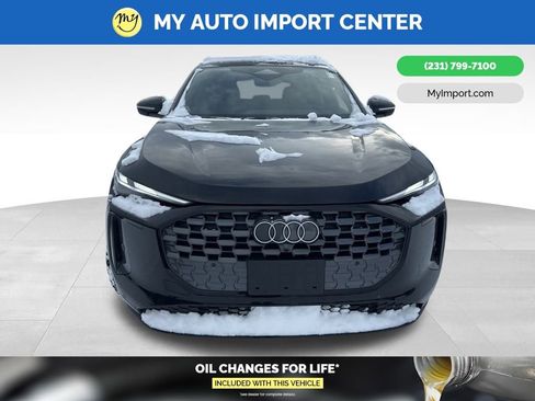 Used 2025 Audi Q5 2.0T Premium w/ Convenience Package image 2