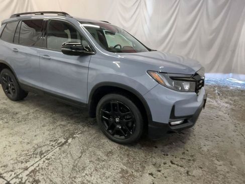 Certified 2024 Honda Passport Black Edition image 2