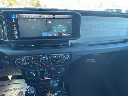 Used 2025 Jeep Wrangler Sport S image 17