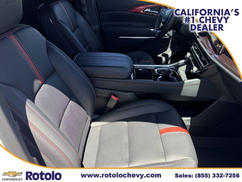 Used 2024 Chevrolet Traverse RS w/ LPO, Floor Liner Package AWD/4WD image 8