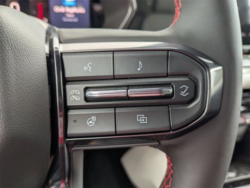 New 2025 GMC Canyon AT4 w/ AT4X Package image 17