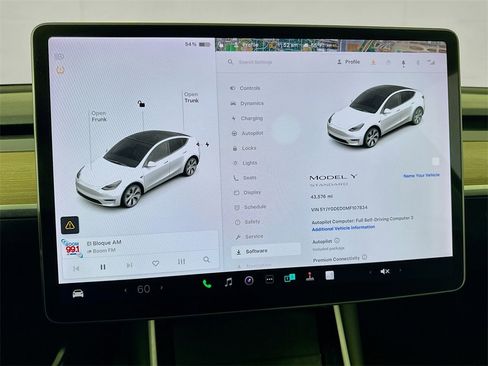 Used 2021 Tesla Model Y Standard Range image 50