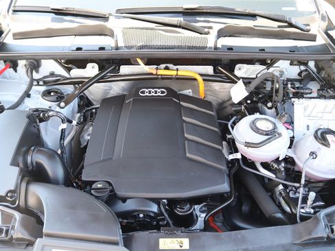 Certified 2025 Audi Q5 e Premium Plus w/ Premium Plus Package AWD/4WD image 31
