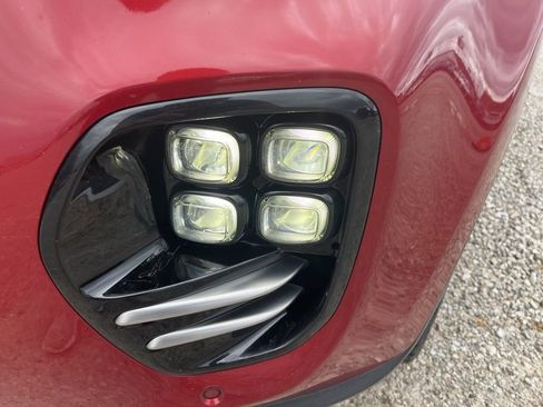 Used 2017 Kia Sportage SX image 2