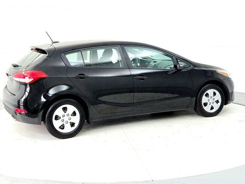 Used 2017 Kia Forte LX FWD image 6