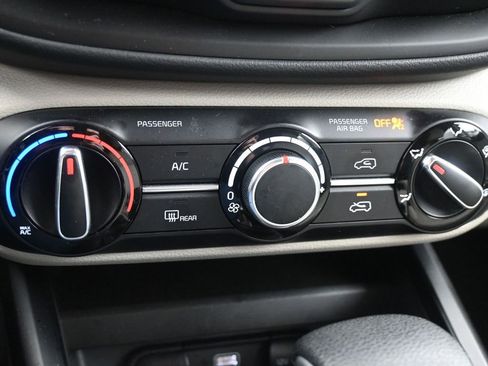 Used 2025 Kia Soul LX w/ LX Technology Package image 39