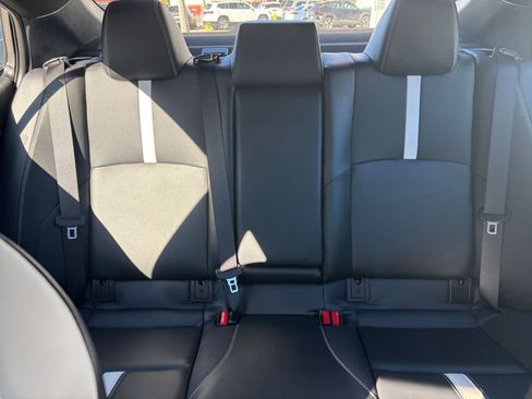 Used 2025 Toyota Camry SE image 34