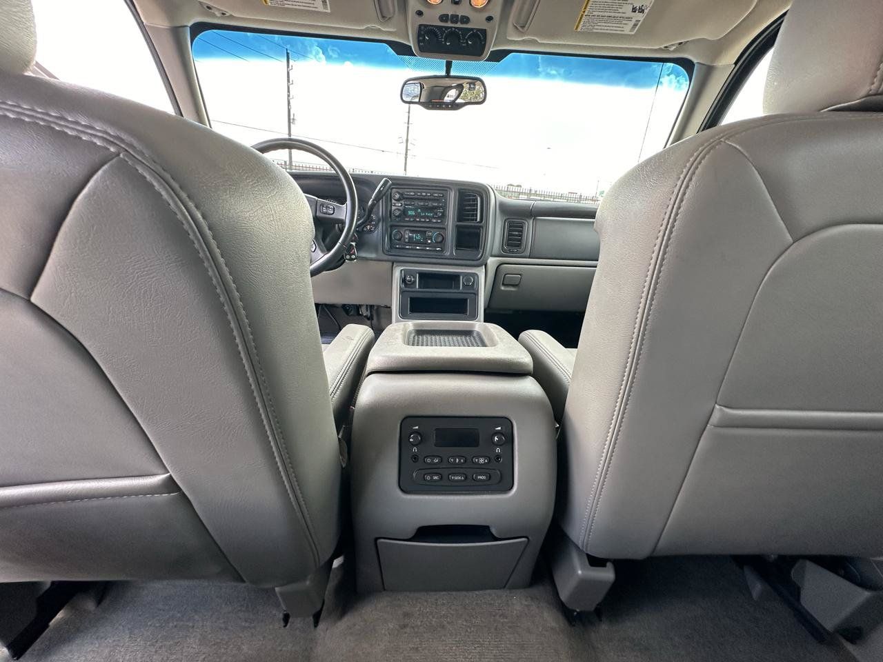 Used 2004 Chevrolet Tahoe LT w/ LT Preferred Equipment Group AWD/4WD image 52