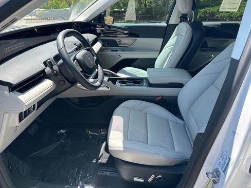 New 2026 Lincoln Nautilus Premier AWD/4WD image 9