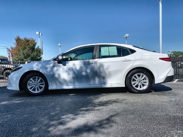 Used 2026 Toyota Camry LE w/ Convenience Package FWD image 5