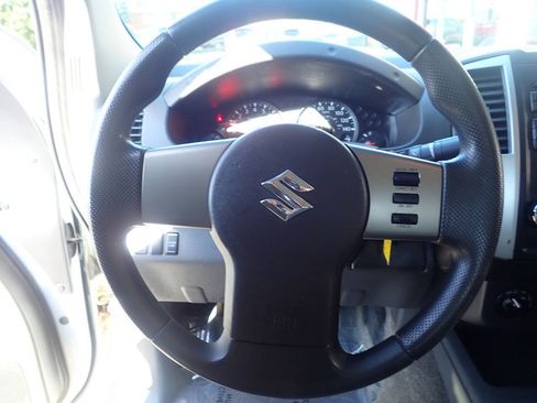 Used 2011 Suzuki Equator Sport AWD/4WD image 6