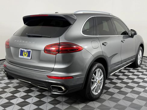 Used 2016 Porsche Cayenne AWD/4WD image 8