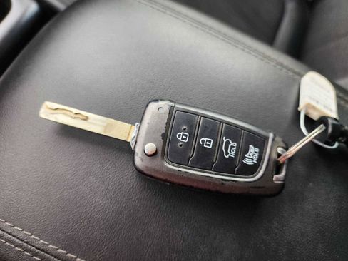 Used 2019 Hyundai Santa Fe SE FWD image 28