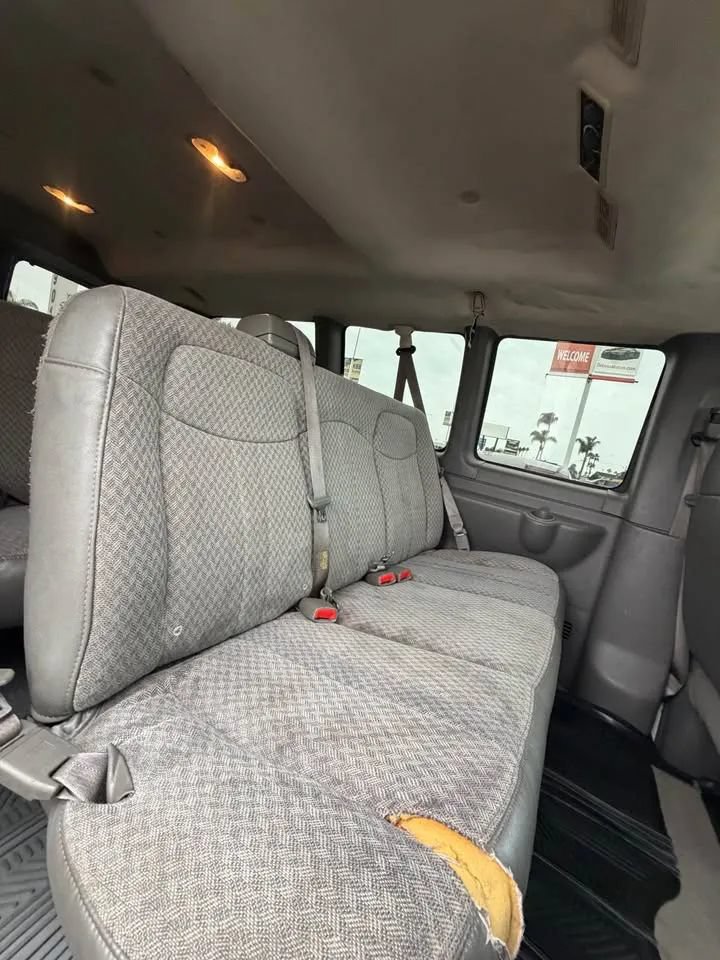 Used 2006 Chevrolet Express 2500 Passenger w/ Power and Light Package RWD image 14