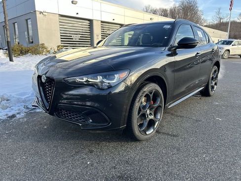 New 2026 Alfa Romeo Stelvio Sprint w/ Convenience Package image 4