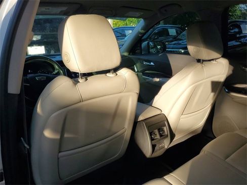 Certified 2021 Cadillac XT4 Luxury w/ Cold Weather Package image 11