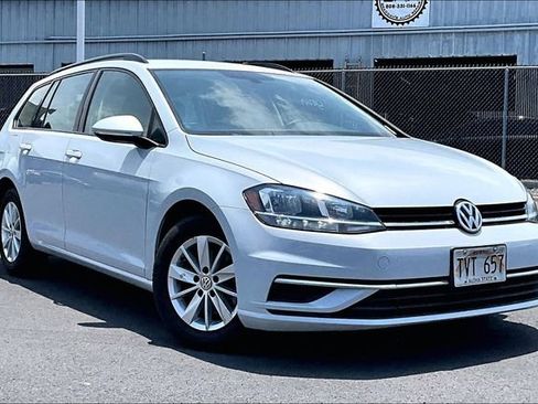 Used 2019 Volkswagen Golf SE FWD image 2