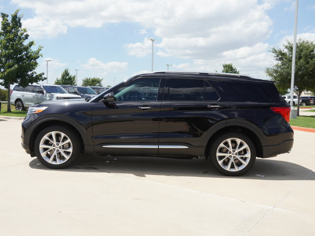 Used 2023 Ford Explorer Platinum w/ Technology Package AWD/4WD image 3