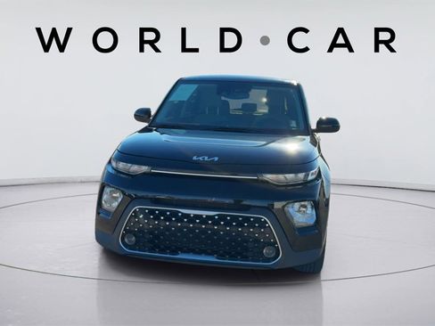 Used 2022 Kia Soul EX image 2