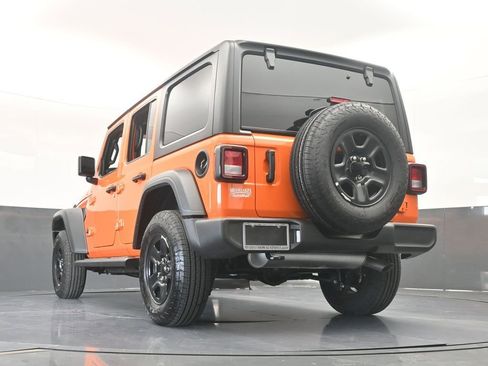 Used 2025 Jeep Wrangler Sport image 59