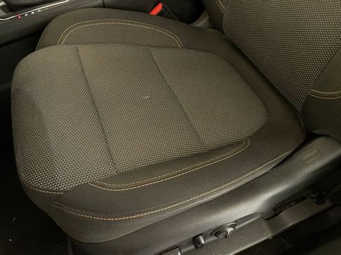 Used 2019 Chevrolet Traverse LT FWD image 25