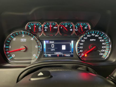 Used 2020 Chevrolet Suburban LT AWD/4WD image 20