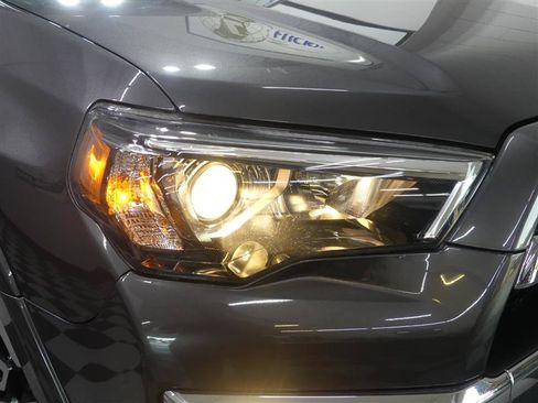 Used 2020 Toyota 4Runner Limited AWD/4WD image 14
